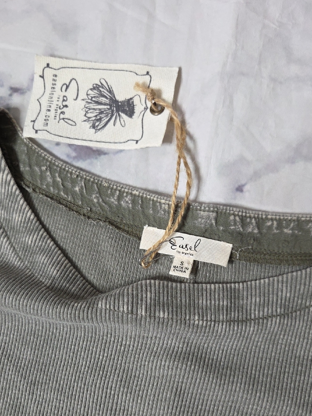 Easel Ribbed Ruffle Bottom Tunic Top - Picture 2 of 6